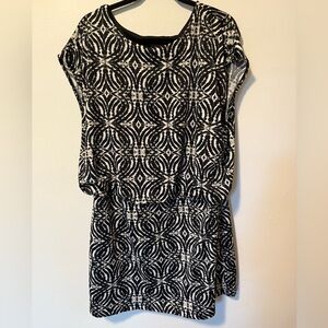 AB Studio Women’s dress Cap sleeve, knee length. Size XL Printed Black & ivory